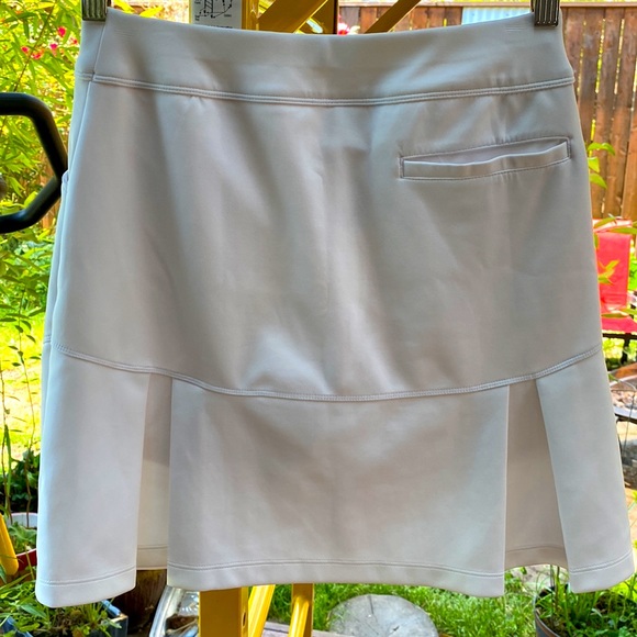 ADIDAS white skort - Picture 2 of 5